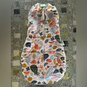 ergoPouch Cocoon Swaddle Sack 2.5 TOG Fruit Salad Size 000 (0–3m)